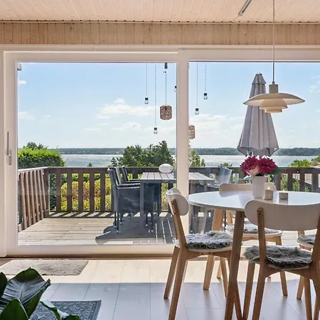 Sighbiorn - 150m To The Fjord By Interhome